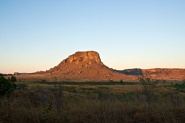 savana-and-mountains_madagascar_0